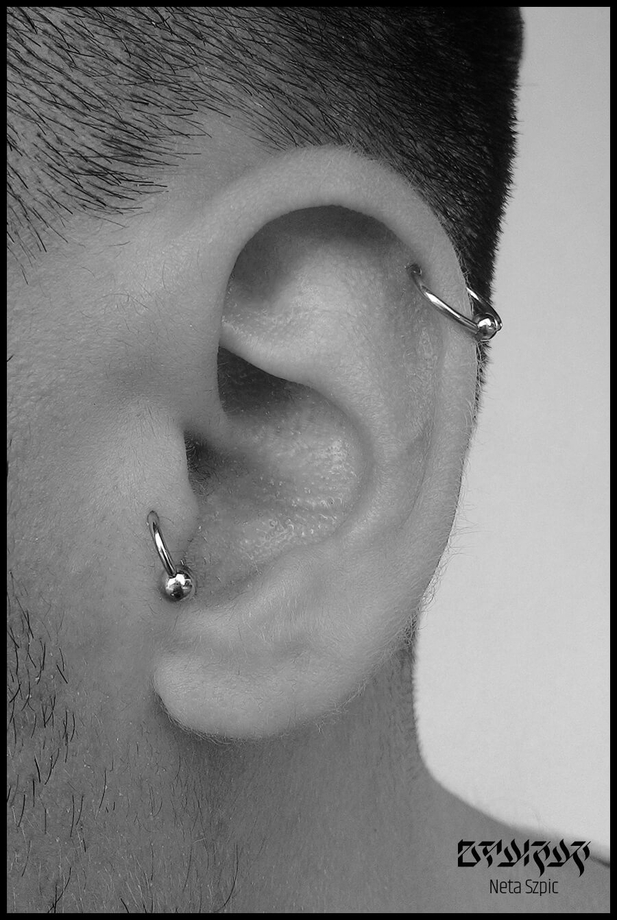 You are currently viewing TRAGUS PIERCING